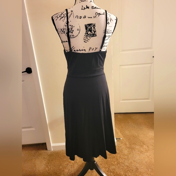 Lascana for Venus ~ Black and White V-Neck Swing Dress - Picture 6 of 7